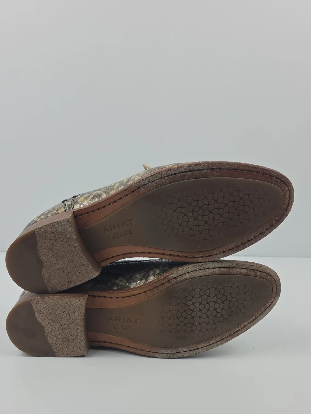 Two24 By Ariat Austen Snakeskin Women's Oxford Shoes‎ Size 8